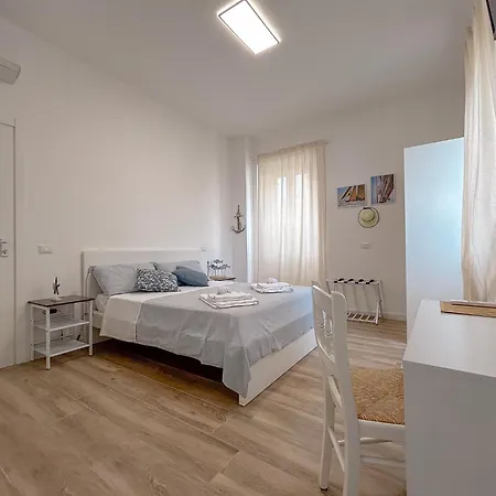 La Marina - In By Host Hero 3* 斯廷蒂诺