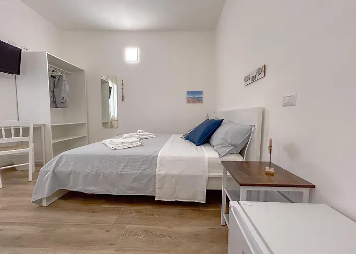 La Marina - In By Host Hero 3* Стинтино