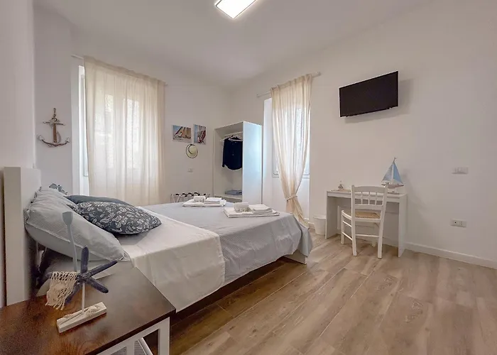 La Marina - In By Host Hero Stintino
