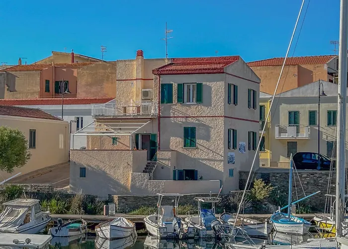La Marina - In By Host Hero 3*