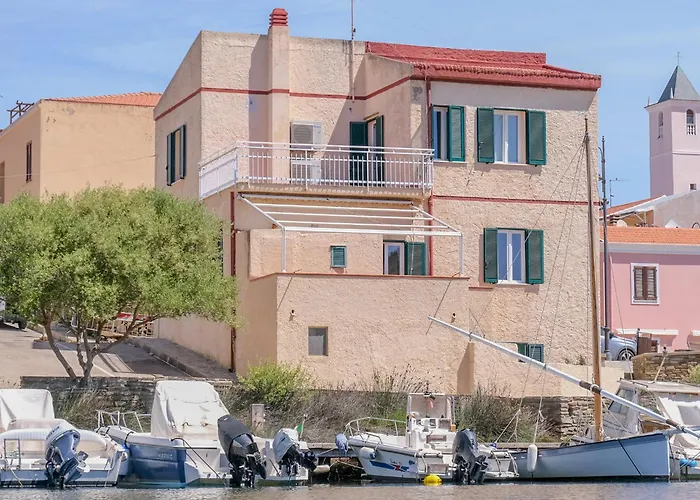 La Marina - In By Host Hero 3*
