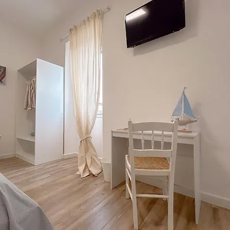 La Marina - In Guest house