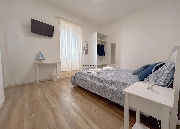 La Marina - In By Host Hero 3* Stintino