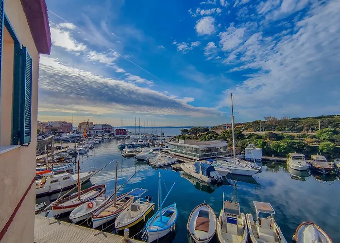 La Marina - In By Host Hero Pensión Stintino